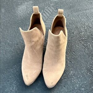 Universal Thread Tan Ankle Booties